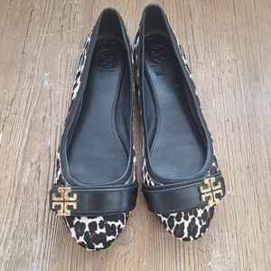 Tory Burch leopard and leather flat shoes size 8.5, excellent condition